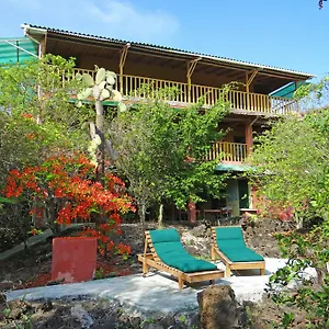 galapagos-chalet.puertoayorahotels.com/